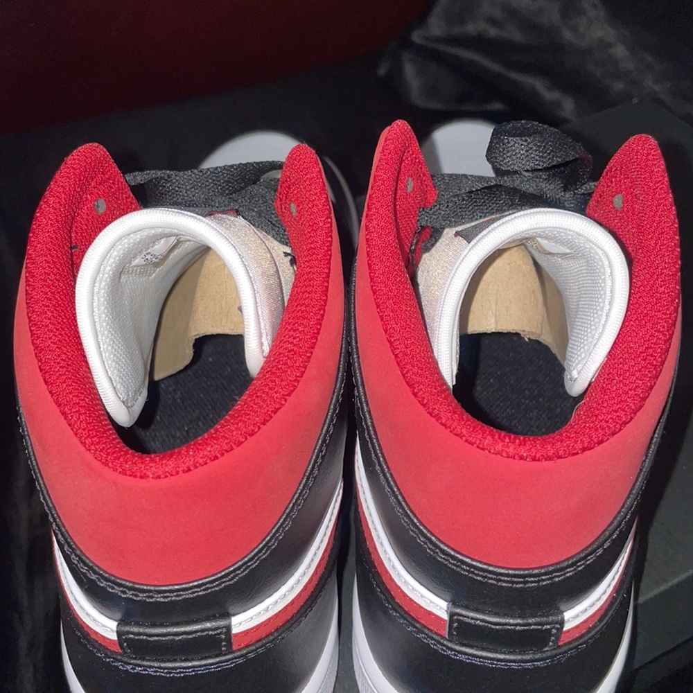 COPY - Air Jordan 1 Mid - Picture 2 of 4